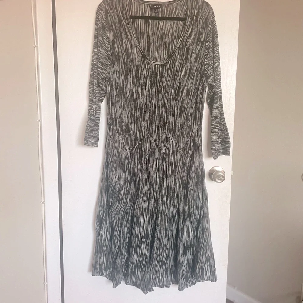 Torrid Scoop Neck Marble Flare Dress - Size 2X - Picture 5 of 16